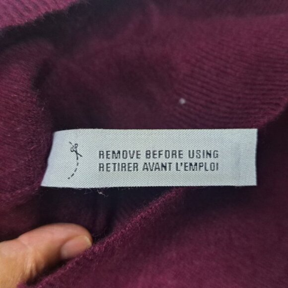 Lord & Taylor 100% Cashmere V-Neck Plum Sweater Size S - Picture 8 of 8